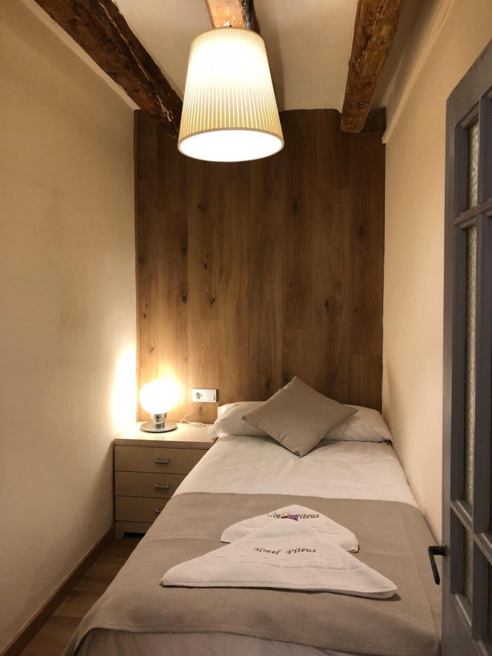 Apartament Piteus Centre San Lorenzo de Morunys Buitenkant foto